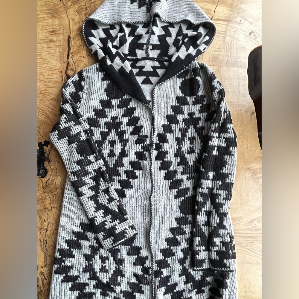 Aztec Style Reversible Sweater - Picture 4 of 5